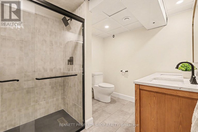 29217145/1206-placid-street/queensway-terrace-southridgeview/ottawa/ontario/K2C3A6_21