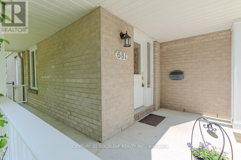 28617120/681-aquaview-drive/avalon-east/ottawa/ontario/K4A4W5_3