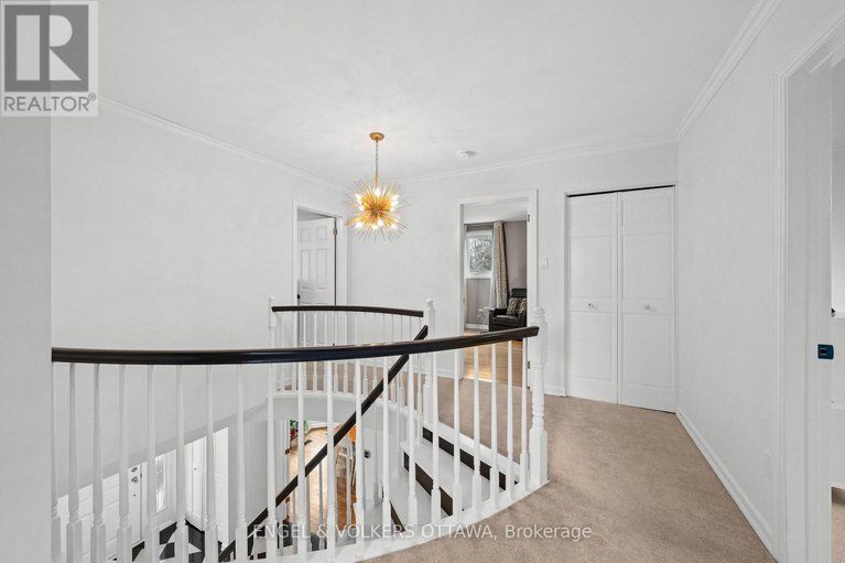 29645415/1-erinlea-court/pineglencountry-place/ottawa/ontario/K2E7C8_18