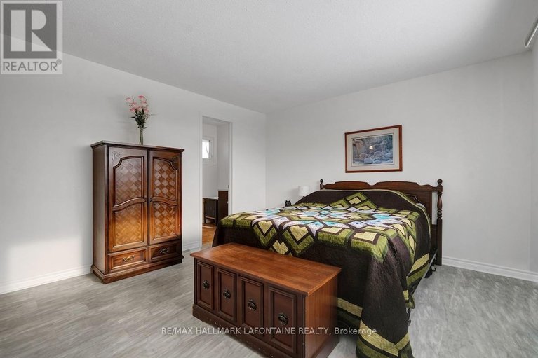 29444353/2443-ogilvie-road/beacon-hill-north/ottawa/ontario/K1J7N3_17