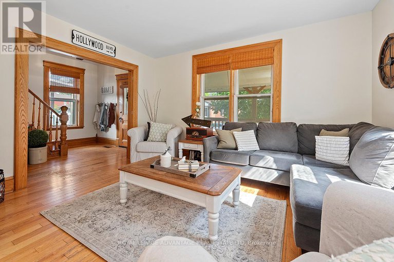 28631022/6-foster-avenue/smiths-falls/smiths-falls/ontario/K7A1K1_13