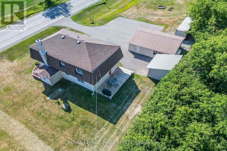 28884148/5745-fourth-line-road/rideau-twp-w-of-hwy-16-north-of-reg-rd-6/ottawa/ontario/K0A2T0_45