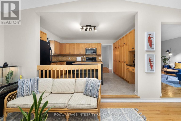 29474748/4-hackett-street/hunt-club-woods/ottawa/ontario/K1V0P8_18