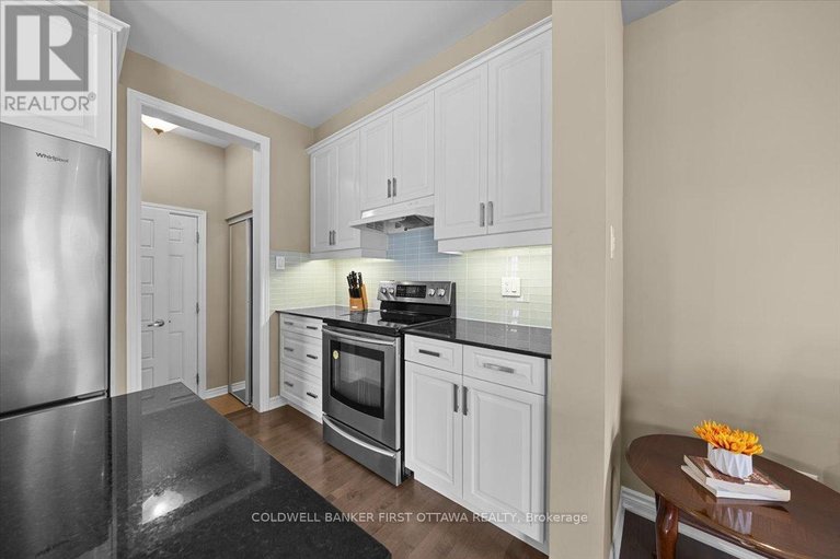 29689822/213-rue-des-soldats-riendeau-street/half-moon-bay/ottawa/ontario/K2J5Z4_14