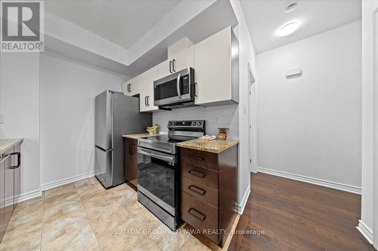 28527540/a-310-everest-private/elmvale-acres/ottawa/ontario/K1G4E3_9