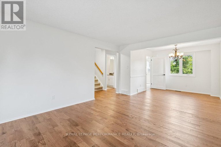 29029572/8-gillespie-crescent/hunt-club-woods/ottawa/ontario/K1V9X8_14