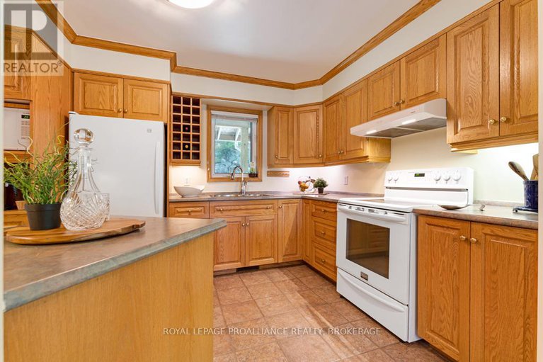28457440/399-hardwood-ridge/lanark-highlands-dalhousie-twp/lanark-highlands/ontario/K0G1K0_14