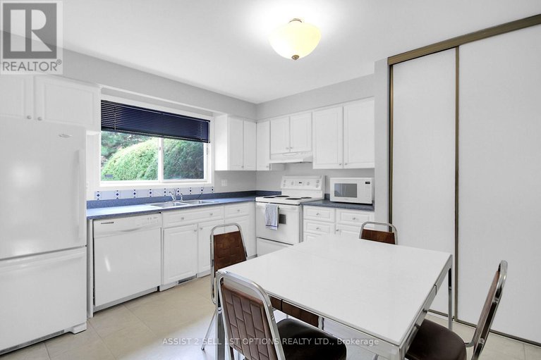 28698789/38-ardell-grove/craig-henrywoodvale/ottawa/ontario/K2G4G4_9