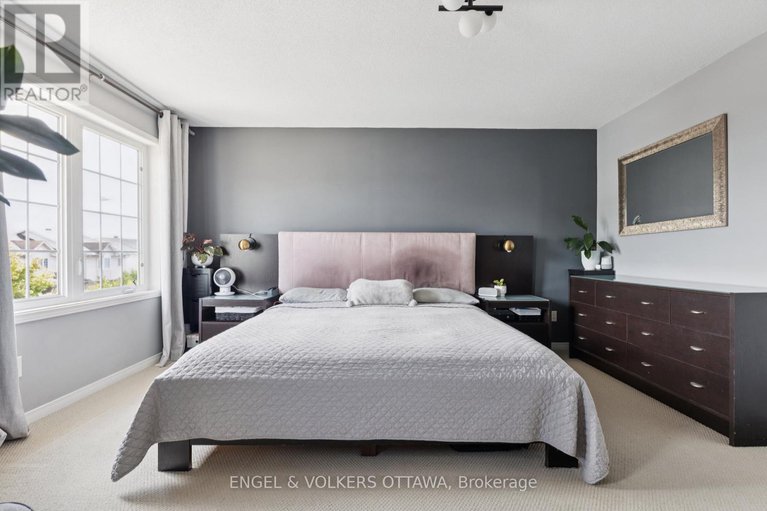 28783227/247-rolling-meadow-crescent/mer-bleuebradley-estatesanderson-park/ottawa/ontario/K1W0A8_21