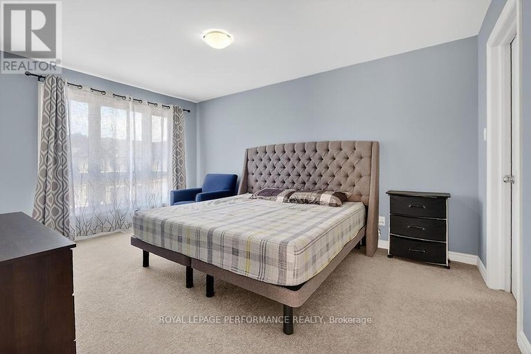 29557576/790-cairn-crescent/mer-bleuebradley-estatesanderson-park/ottawa/ontario/K1W0P7_34