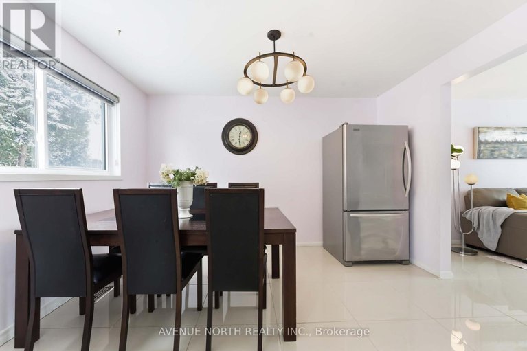 29387257/923-pinecrest-road/queensway-terrace-north/ottawa/ontario/K2B6B1_8