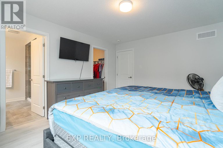 28798703/676-quilter-row/goulbourn-twp-from-franktown-rdsouth-to-rideau/ottawa/ontario/K0A2Z0_24
