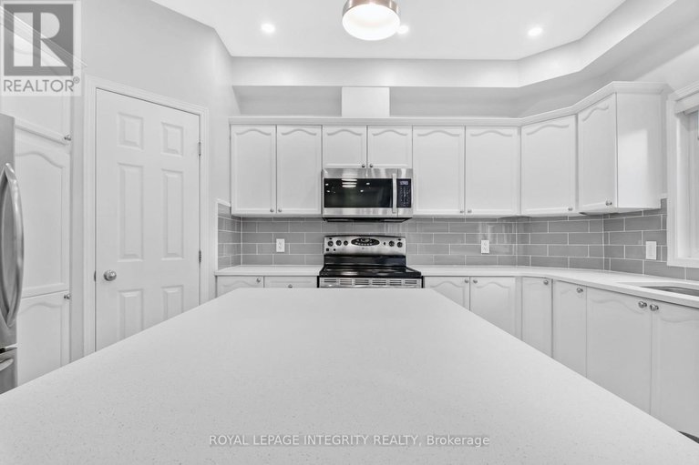 28595131/173-lamplighters-drive/cedargrovefraserdale/ottawa/ontario/K2J0K9_21