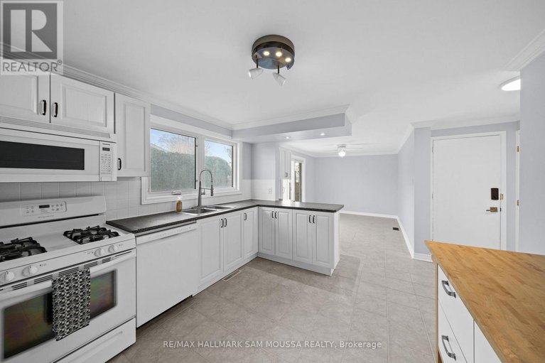 29677666/2750-consul-avenue/bruce-farmgraham-parkqualicumbellands/ottawa/ontario/K2H7H7_14