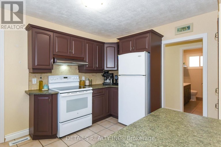 29661613/1222-field-street/bel-air-park/ottawa/ontario/K2C2R2_18