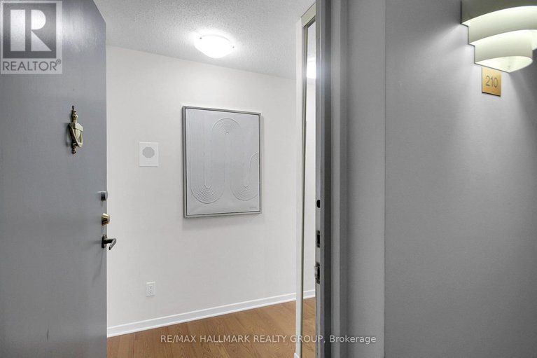 28503453/210-1505-baseline-road/copeland-park/ottawa/ontario/K2C3L4_4
