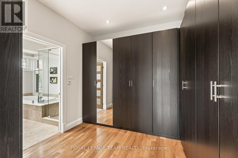 29651650/17-kaymar-drive/rothwell-heights/ottawa/ontario/K1J7C8_29