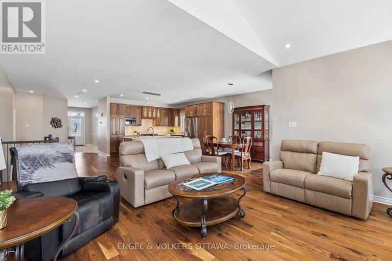 29492071/865-tewin-circle/camelot/ottawa/ontario/K4A1K1_13