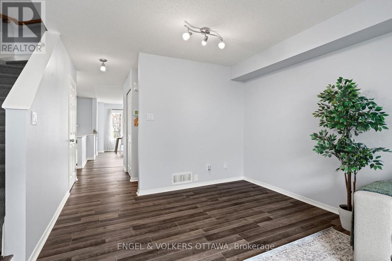 28991870/142-wharhol-private/westcliffe-estates/ottawa/ontario/K2H1G5_11