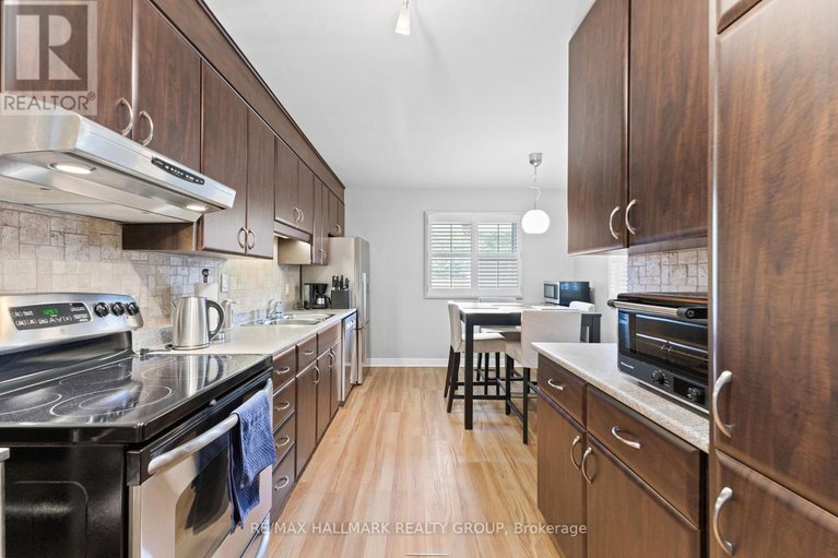 28791936/1215-1217-willowdale-avenue/alta-vista/ottawa/ontario/K1H7S5_9