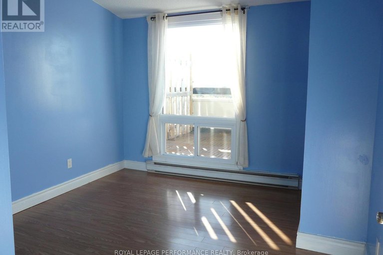 28994932/penthouse-2-158c-mcarthur-avenue/vanier/ottawa/ontario/K1L8E7_15