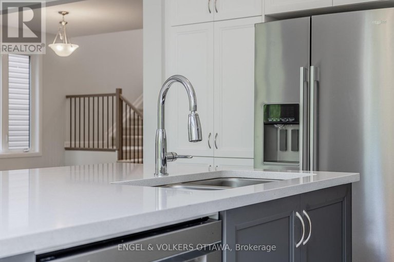 28410364/333-elsie-macgill-walk/morgans-grantsouth-march/ottawa/ontario/K2W0K7_22