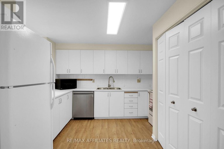 28900037/f-15-vanessa-terrace/pheasant-run/ottawa/ontario/K2J3K5_11