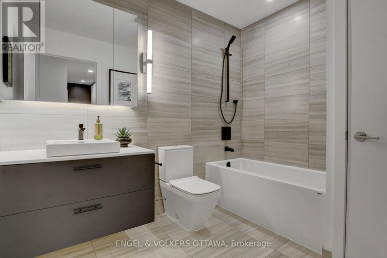 29437309/217-10-james-street/ottawa-centre/ottawa/ontario/K2P1T2_24