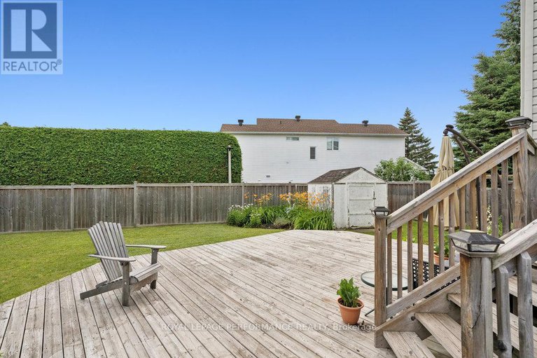 28591914/1869-hennessy-crescent/fallingbrookgardenway-south/ottawa/ontario/K4A3X8_41
