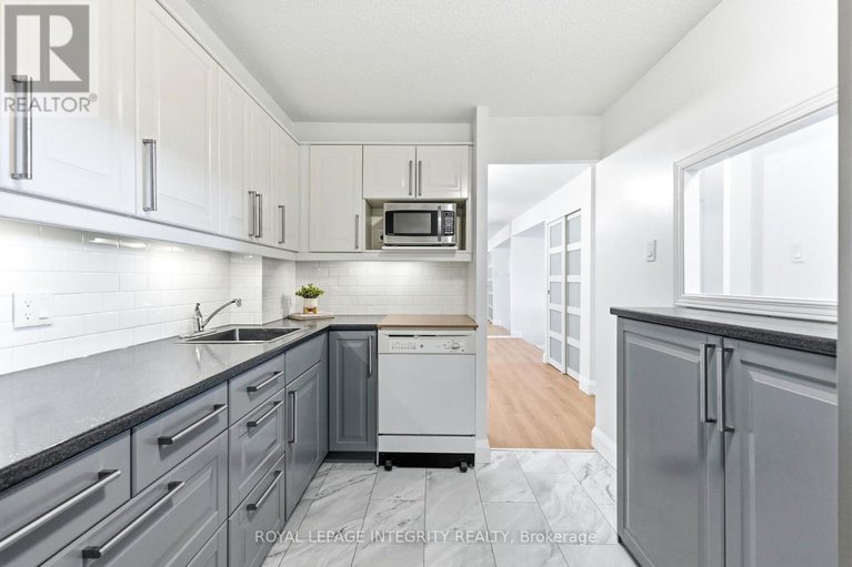 29379643/510-415-greenview-avenue/britannia/ottawa/ontario/K2B8G5_10