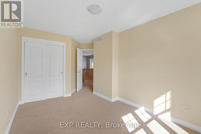 29098457/618-moorpark-avenue/emerald-meadowstrailwest/ottawa/ontario/K2M0B6_29