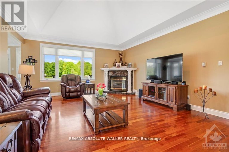 28148161/2501-kearns-way/osgoode-twp-north-of-reg-rd-6/ottawa/ontario/K4P1R9_4