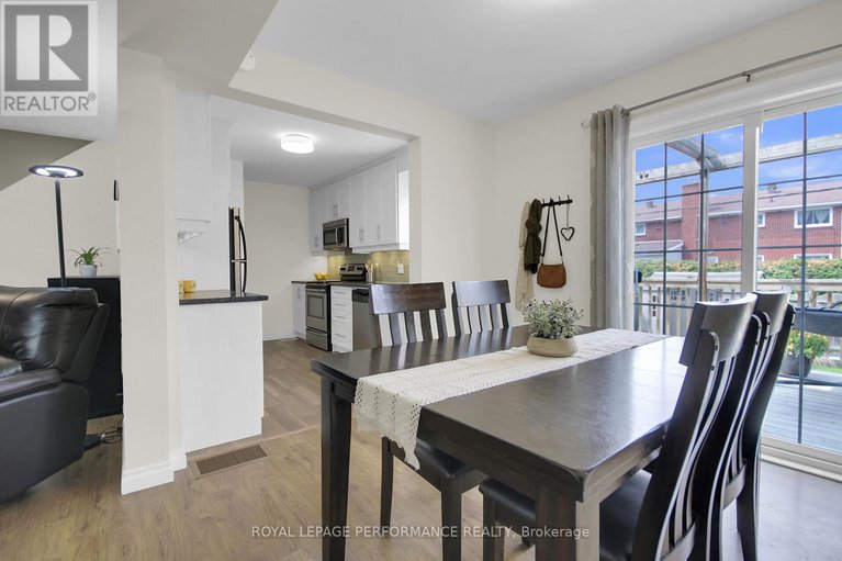 28622582/786-cummings-avenue/castle-heightsrideau-high/ottawa/ontario/K1K2L2_12