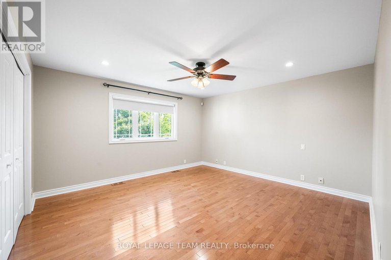 28386373/3-millbrook-crescent/city-viewskylinefisher-heightsparkwood-hills/ottawa/ontario/K2E5B6_21