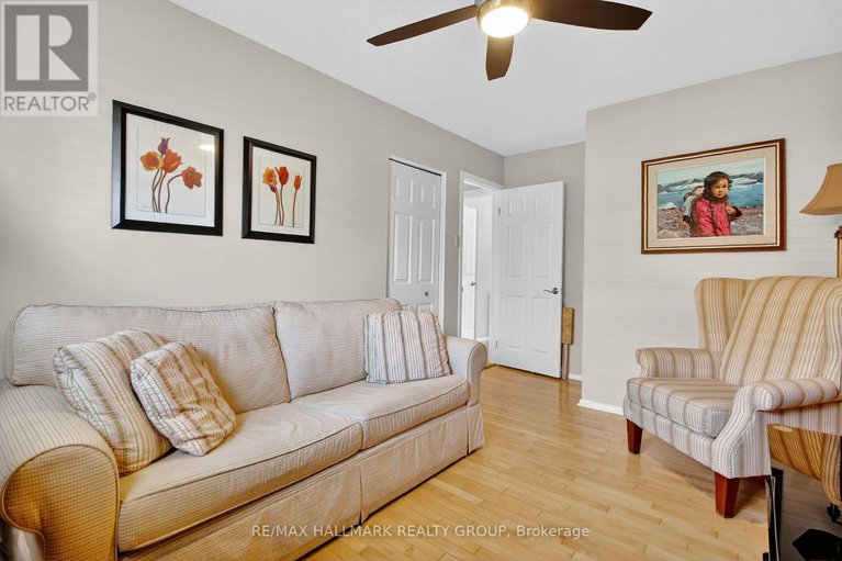 29053802/838-balsam-drive/chatelaine-village/ottawa/ontario/K1E1B7_23