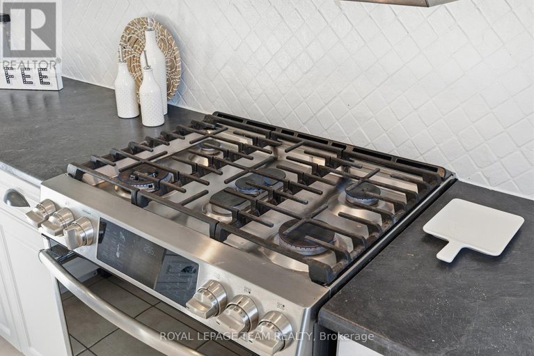 29081356/116-mclachlin-street-s/arnprior/arnprior/ontario/K7S3Y5_6