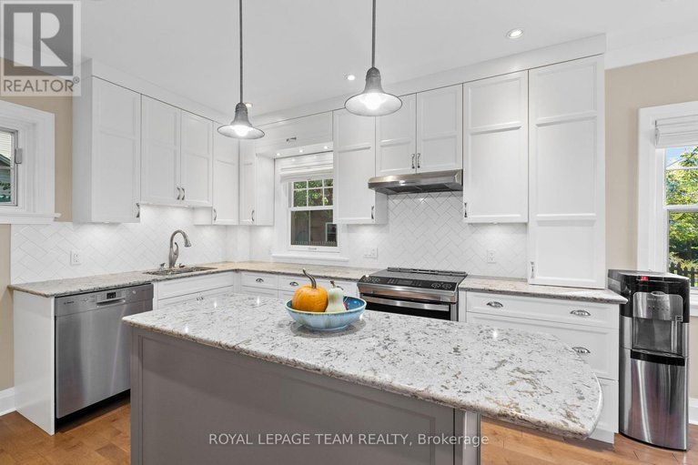28917837/175-springfield-road/lindenlea/ottawa/ontario/K1M1C4_9