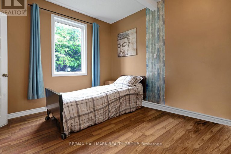 28460164/31-hilliard-avenue/city-viewskylinefisher-heightsparkwood-hills/ottawa/ontario/K2E6B9_29