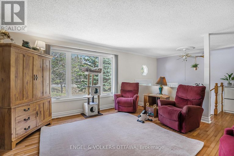 28239136/684-county-road-44-road/north-grenville-twp-kemptville-south/north-grenville/ontario/K0G1J0_7