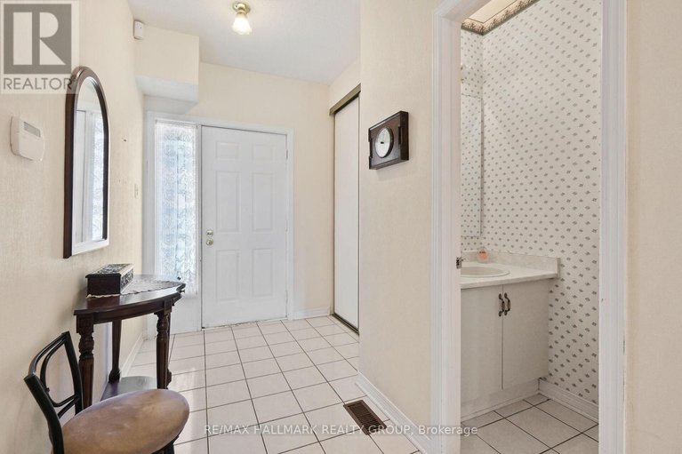 29650530/175-dunbarton-court/cardinal-glen/ottawa/ontario/K1K4L7_5