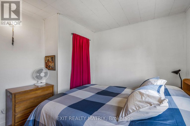 29015888/17-victoria-street-w/alexandria/north-glengarry/ontario/K0C1A0_16