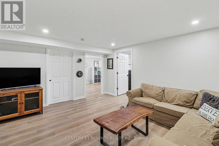 29365136/2290-valley-street/moose-creek/north-stormont/ontario/K0C1W0_31