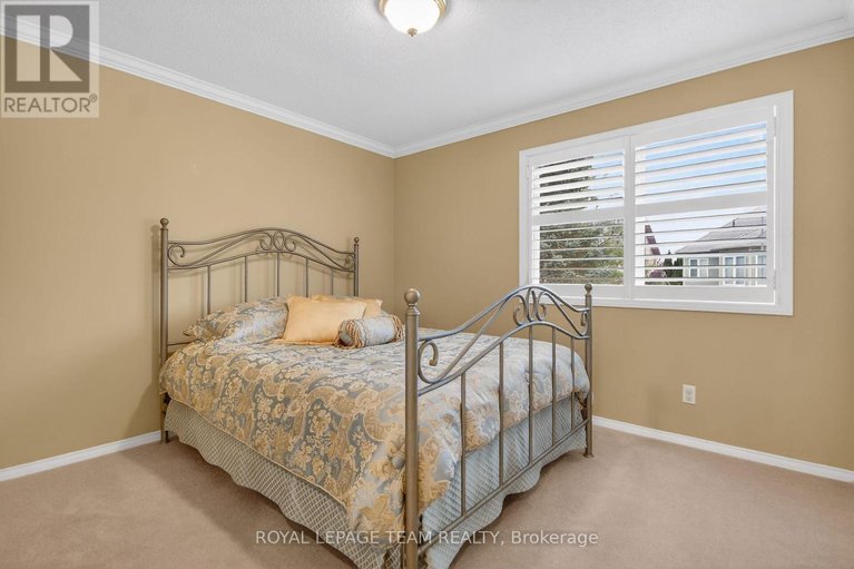 29471661/3113-apple-hill-drive-s/upper-hunt-club/ottawa/ontario/K1T3Z2_34