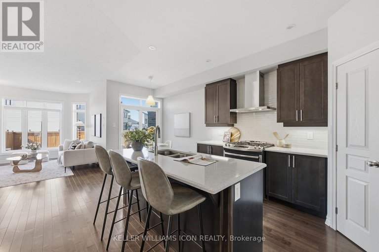 29642733/636-tennant-way/riverside-southgloucester-glen/ottawa/ontario/K4M0C7_5