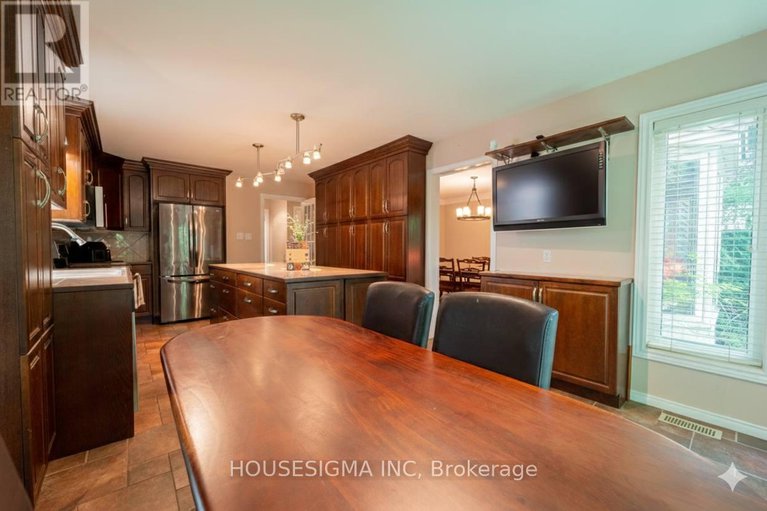 29248323/566-566-falwyn-cres-crescent/fallingbrookridgemount/ottawa/ontario/K4A2A4_12