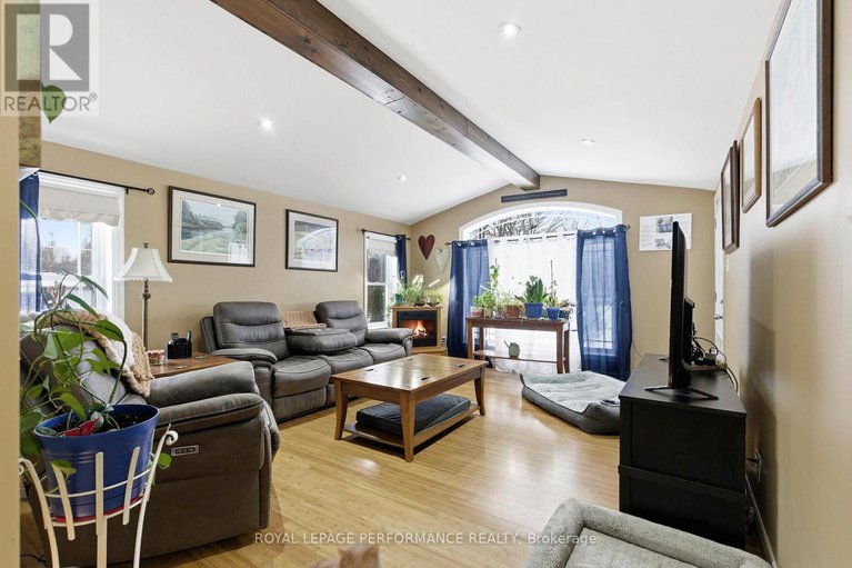 29238691/6149-poirier-avenue/south-glengarry-charlottenburgh-twp/south-glengarry/ontario/K0C2J0_13