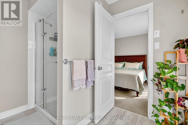 28866998/542-triangle-street/emerald-meadowstrailwest/ottawa/ontario/K2M0M5_18