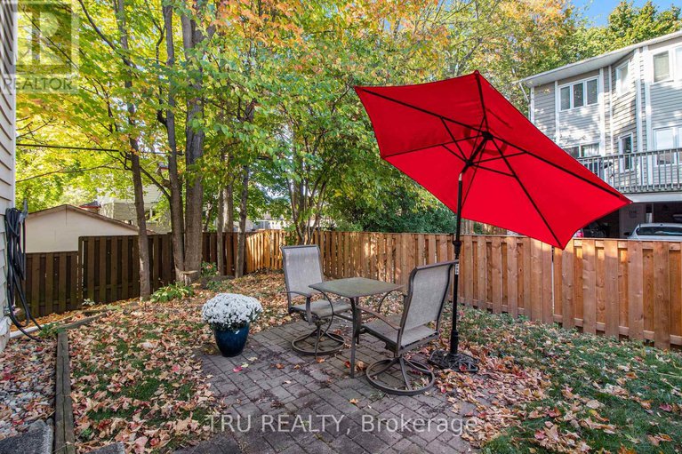 28954412/1132-chimney-hill-way/beacon-hill-south/ottawa/ontario/K1J8Z6_29
