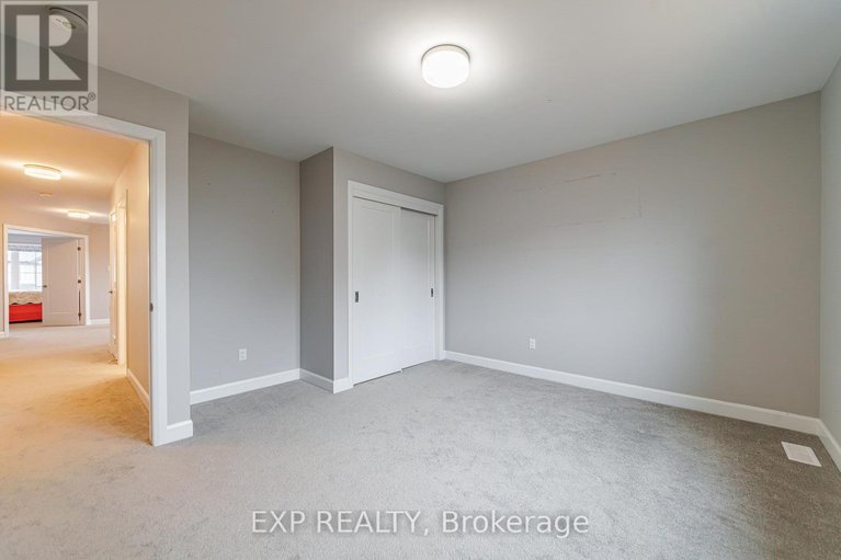 29599484/896-sendero-way/remainder-of-stittsville-area/ottawa/ontario/K2S2W8_32