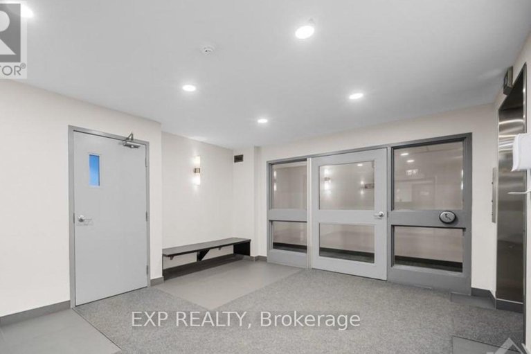 29663245/407-216-viewmount-drive/borden-farmstewart-farmcarleton-heightsparkwood-hills/ottawa/ontario/K2E7X4_3